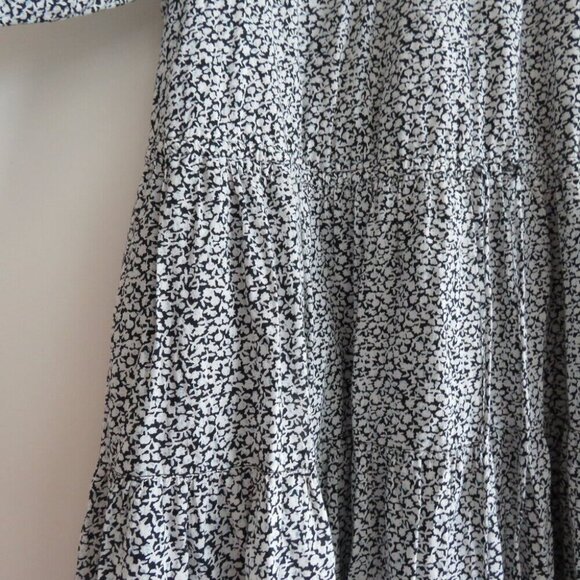 & OTHER STORIES Voluminous Twill Tiered Mini Dress Ditsy Floral Black White Sz M - Picture 8 of 15